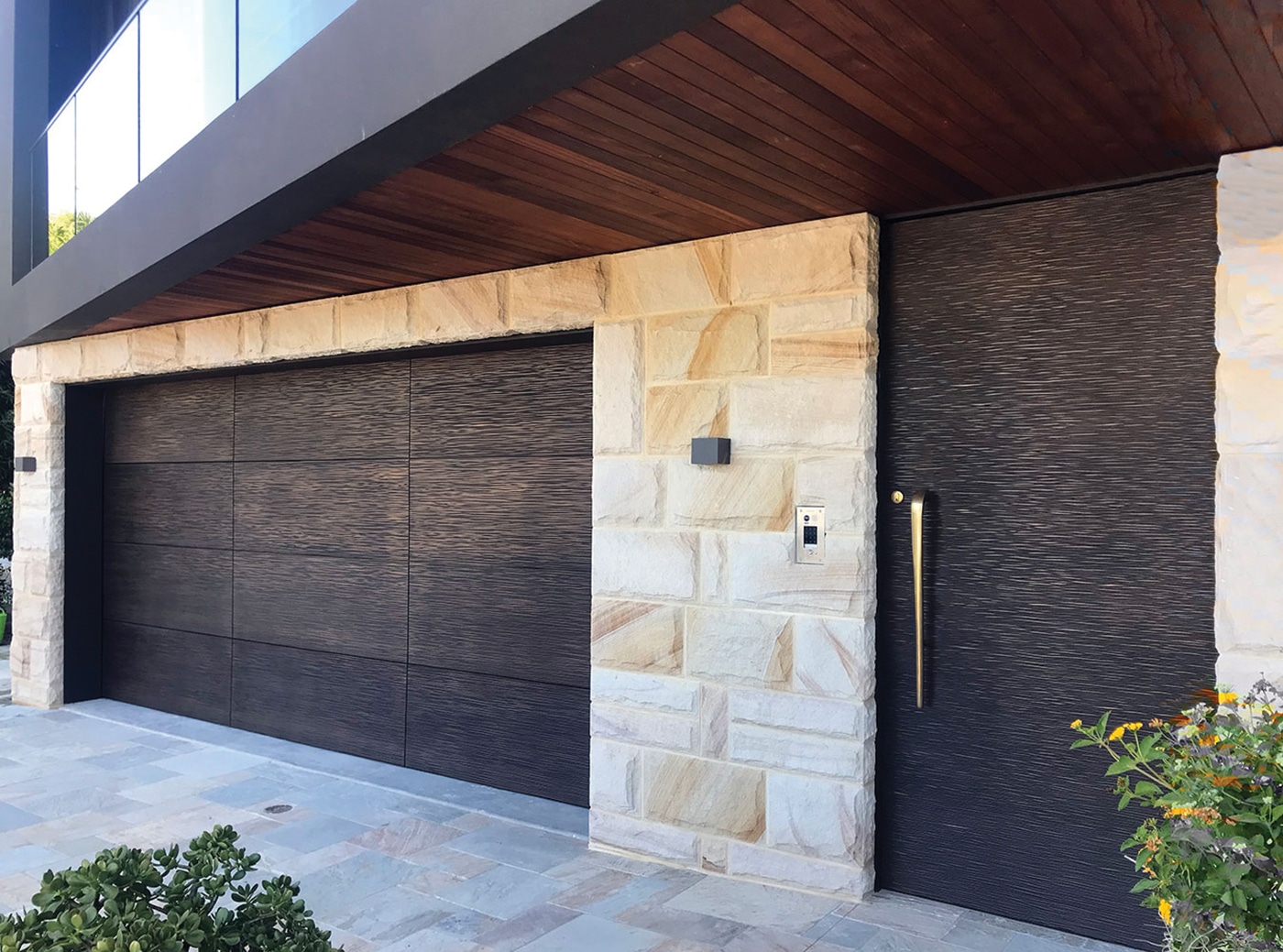 Axolotl Cortex Bronze Black Florentine garage door with a stylish texture and sophisticated bronze-black finish